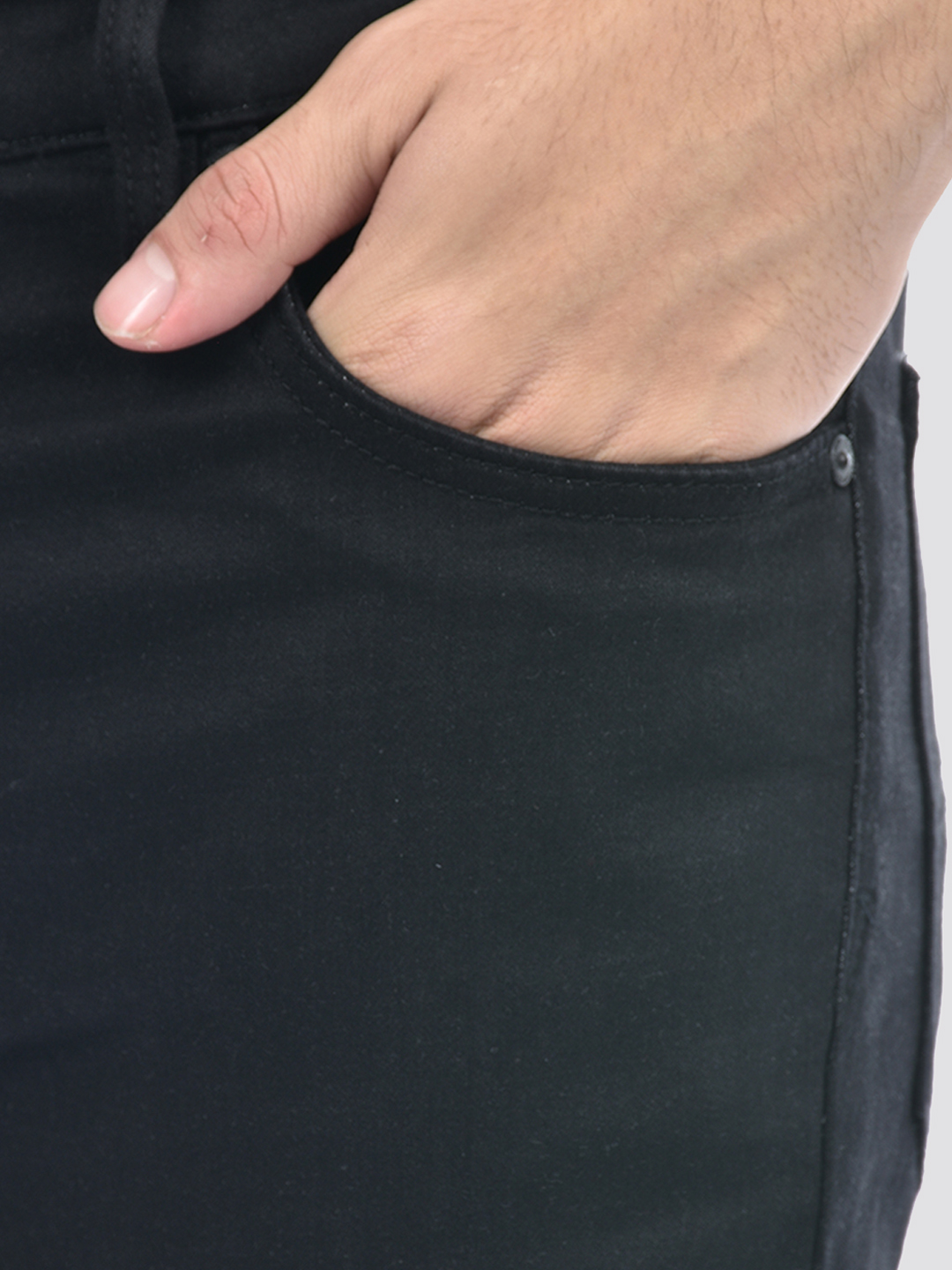 Izod Men's Solid Black Jeans