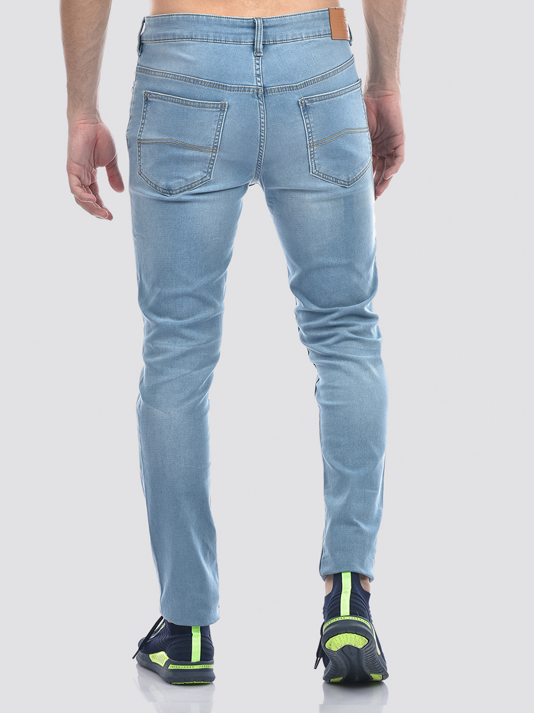 Izod Men's Faded Light Blue Jeans