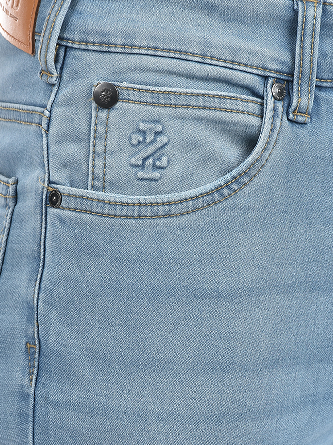 Izod Men's Faded Light Blue Jeans