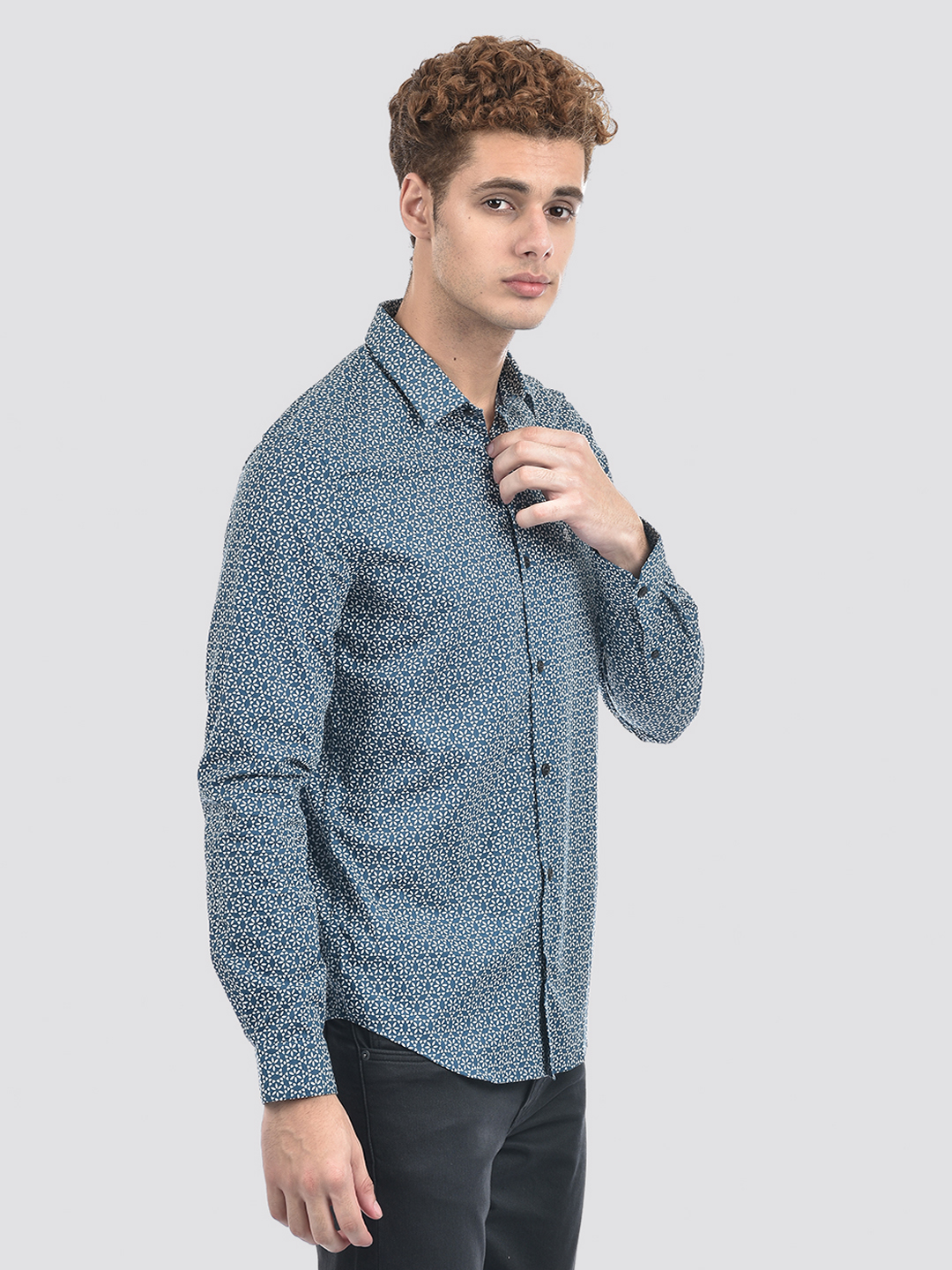 Izod Men's Full Sleeve Printed Blue Shirt