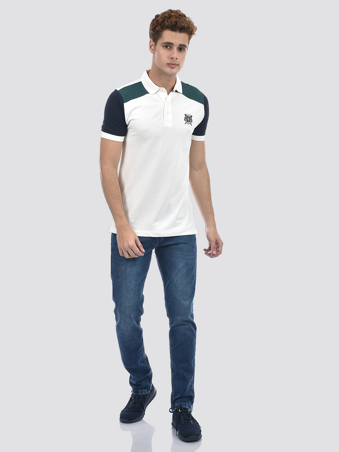 Izod Men's Color Block White Round Neck T-Shirt