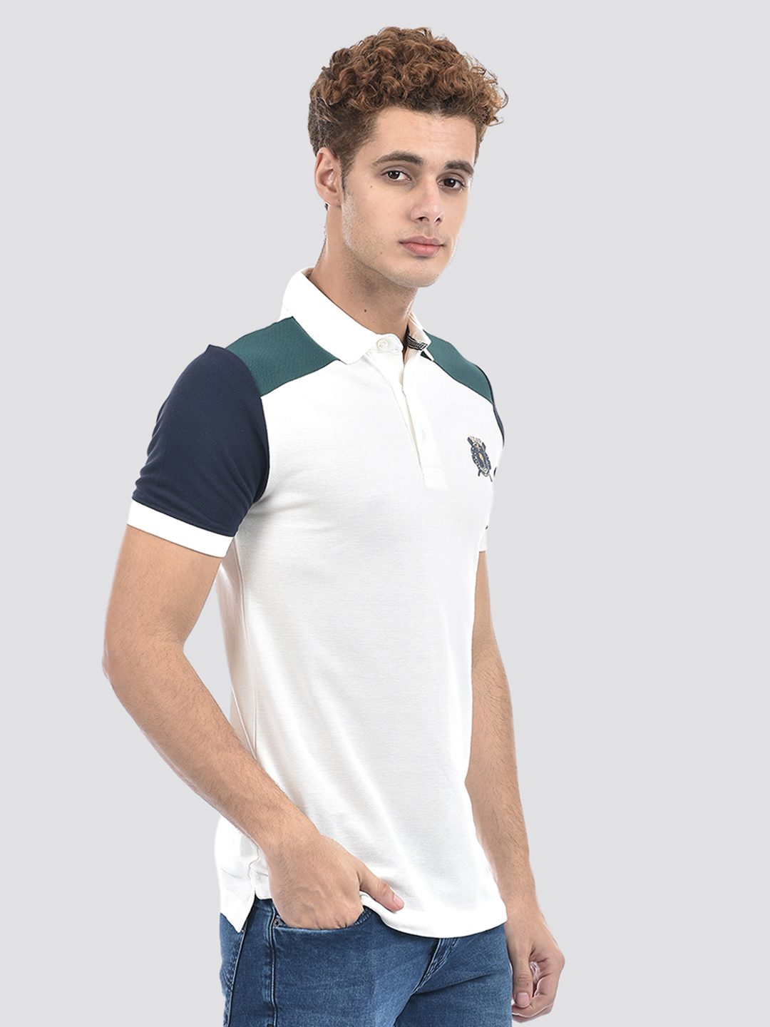 Izod Men's Color Block White Round Neck T-Shirt