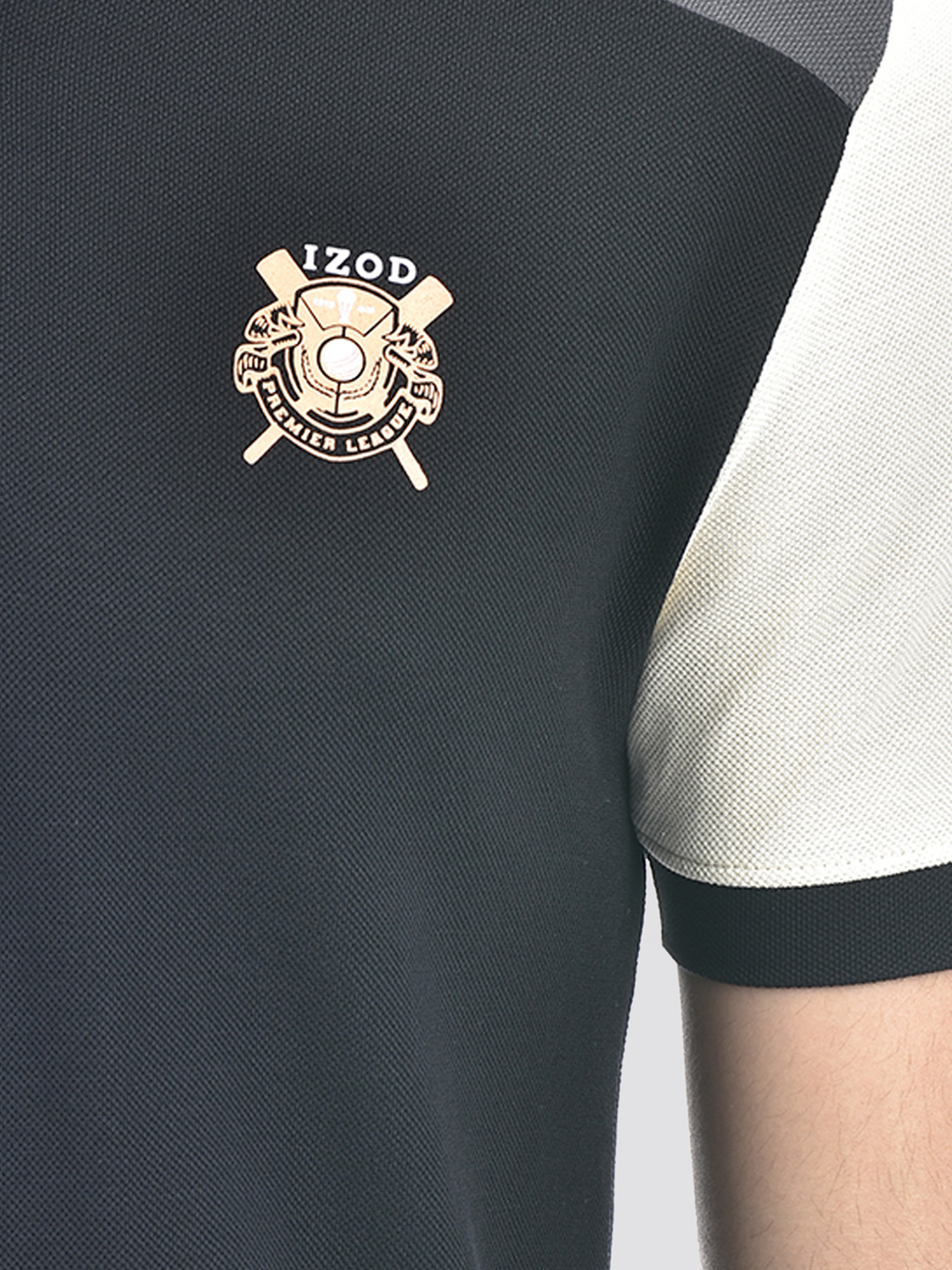 Izod Men's Color Block Black Round Neck T-Shirt