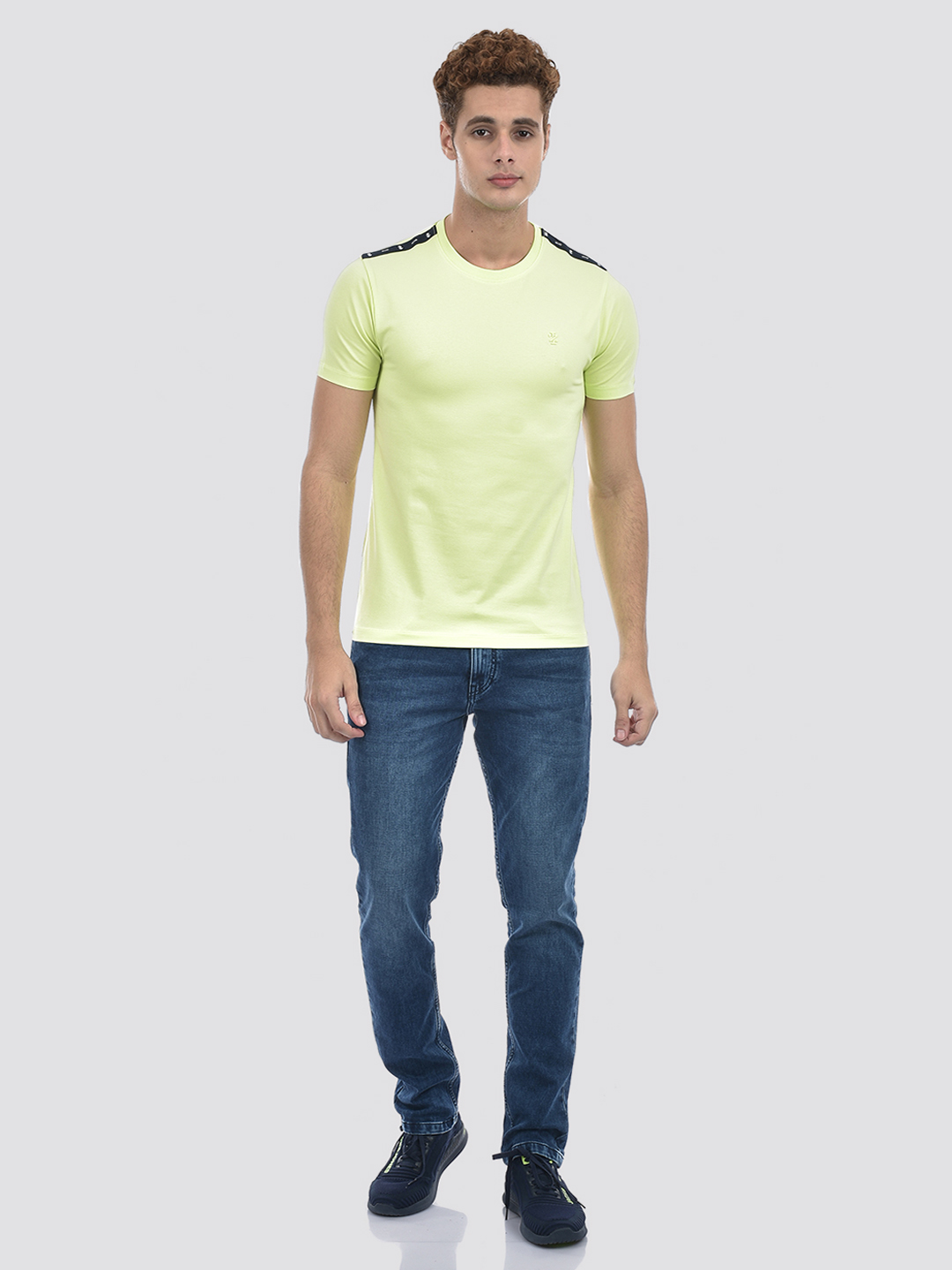 Izod Men's Solid Green Round Neck T-Shirt