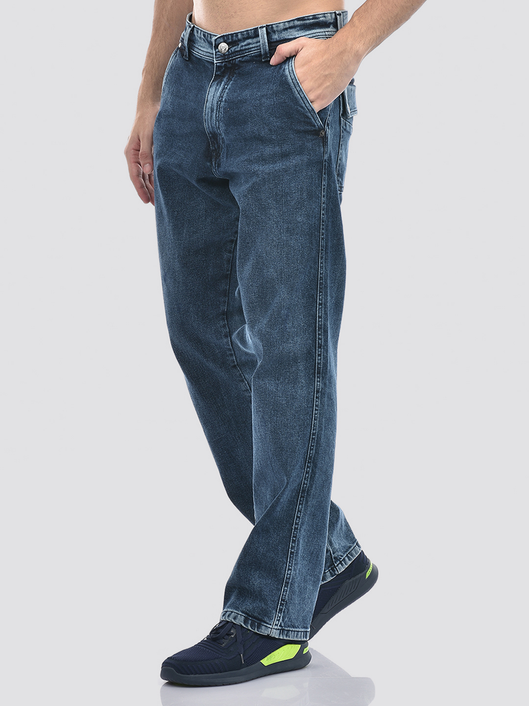 Izod Men's Solid Blue Jeans