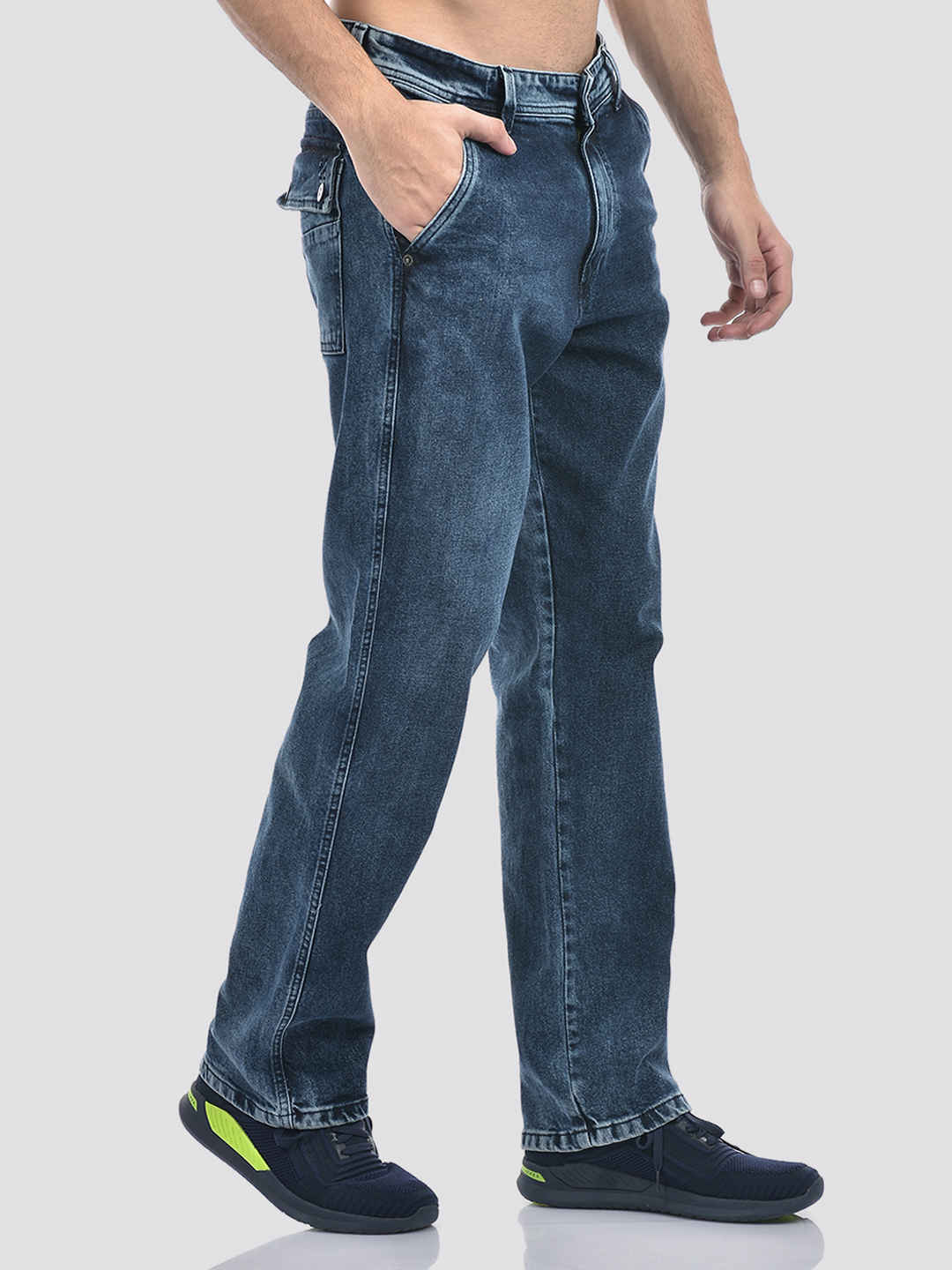 Izod Men's Solid Blue Jeans