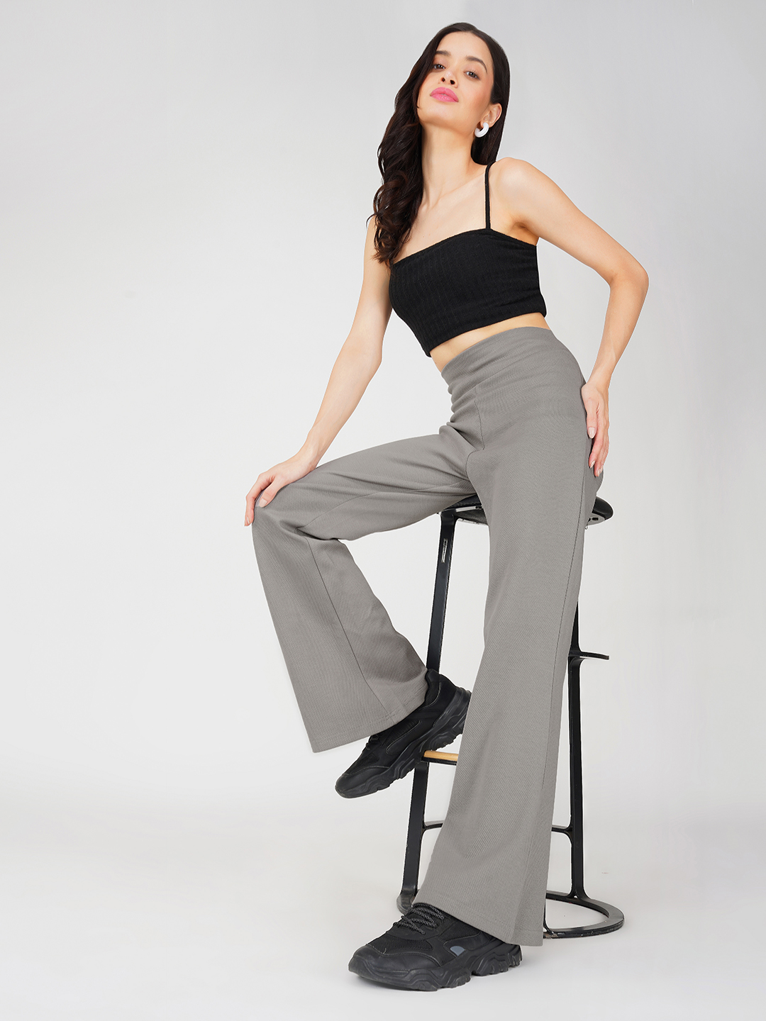 Oneway Women Solid Grey Trousers