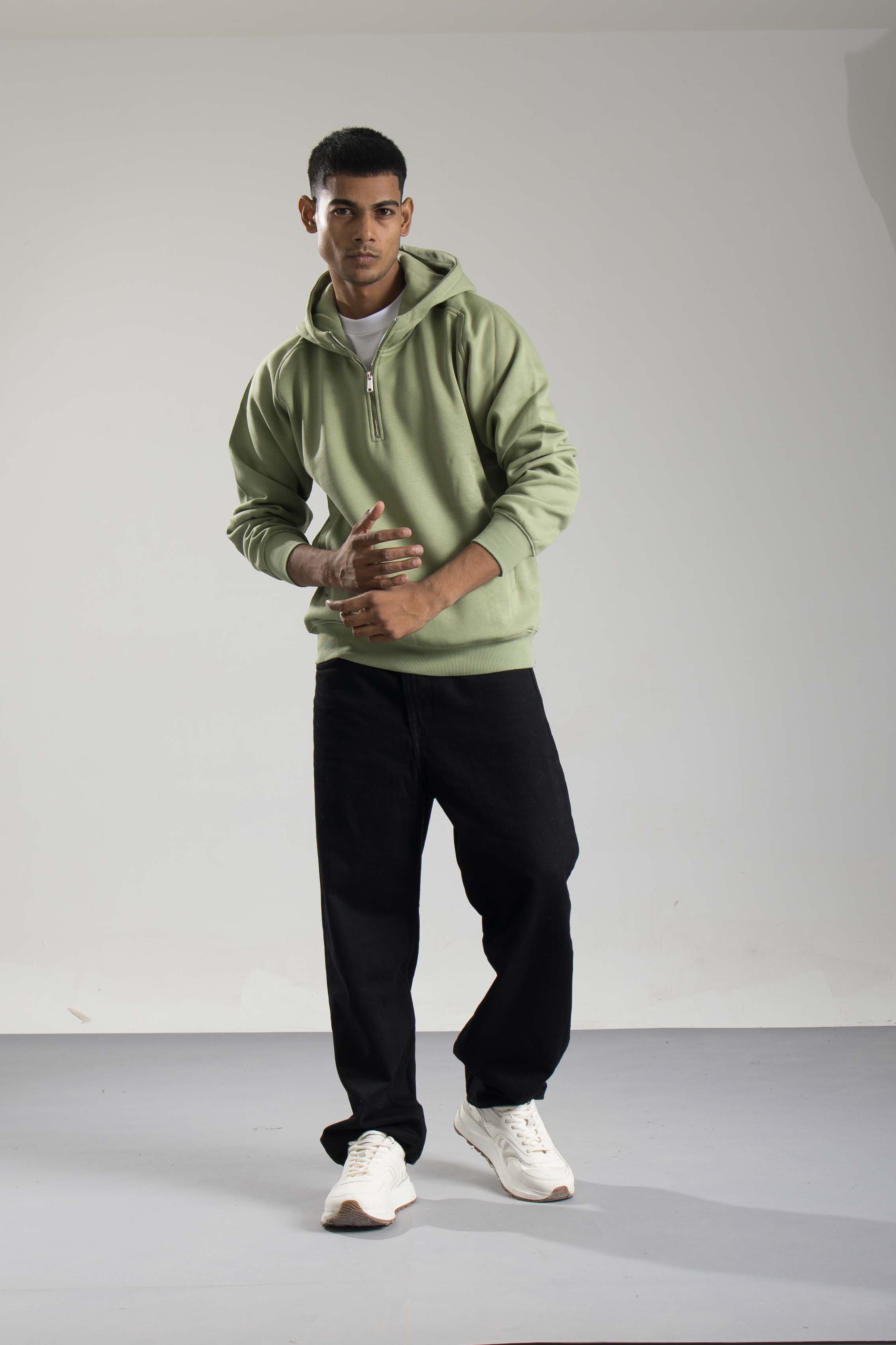 Oneway Men Solid Green Sweat Shirt