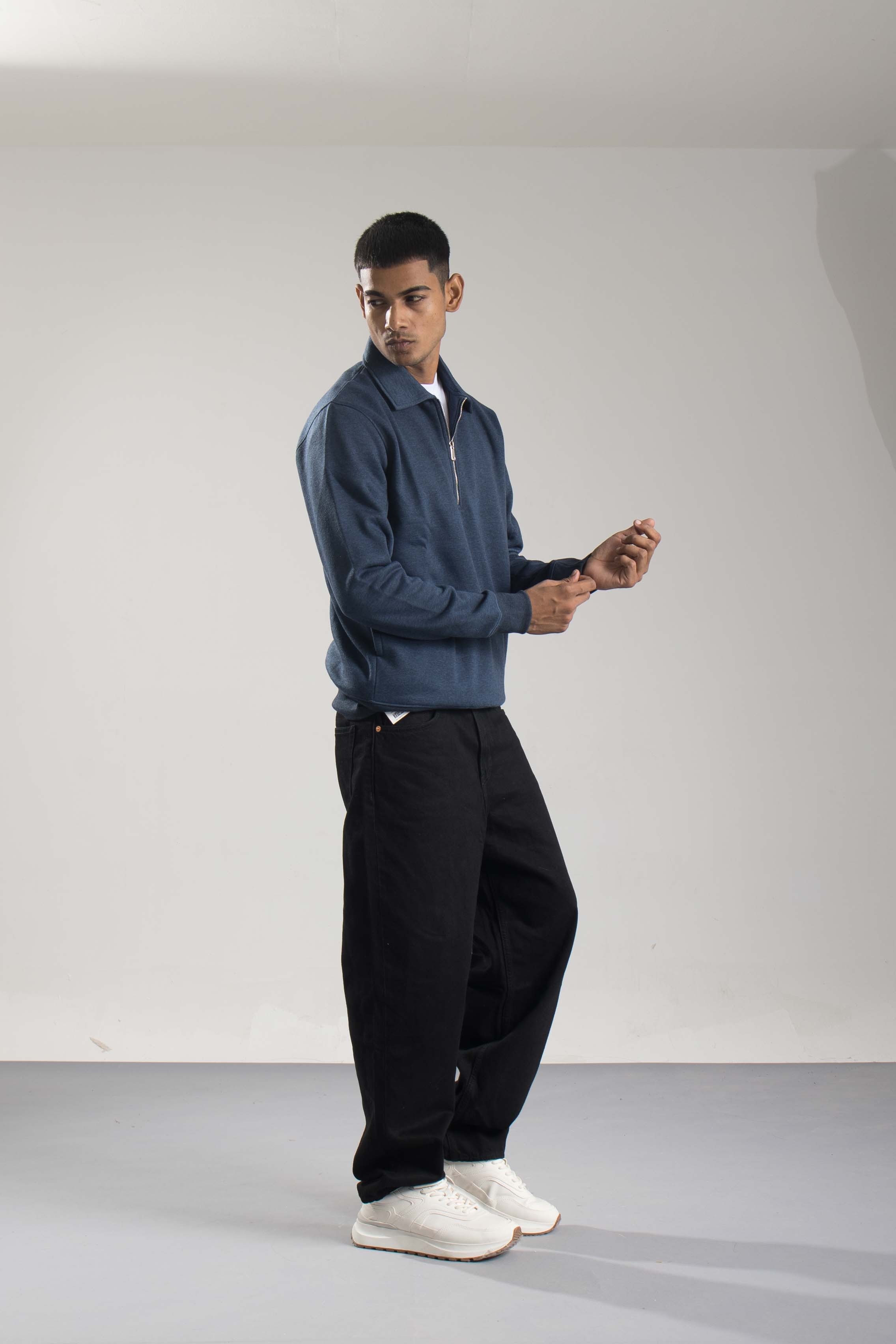 Oneway Men Solid Dark Blue Sweat Shirt