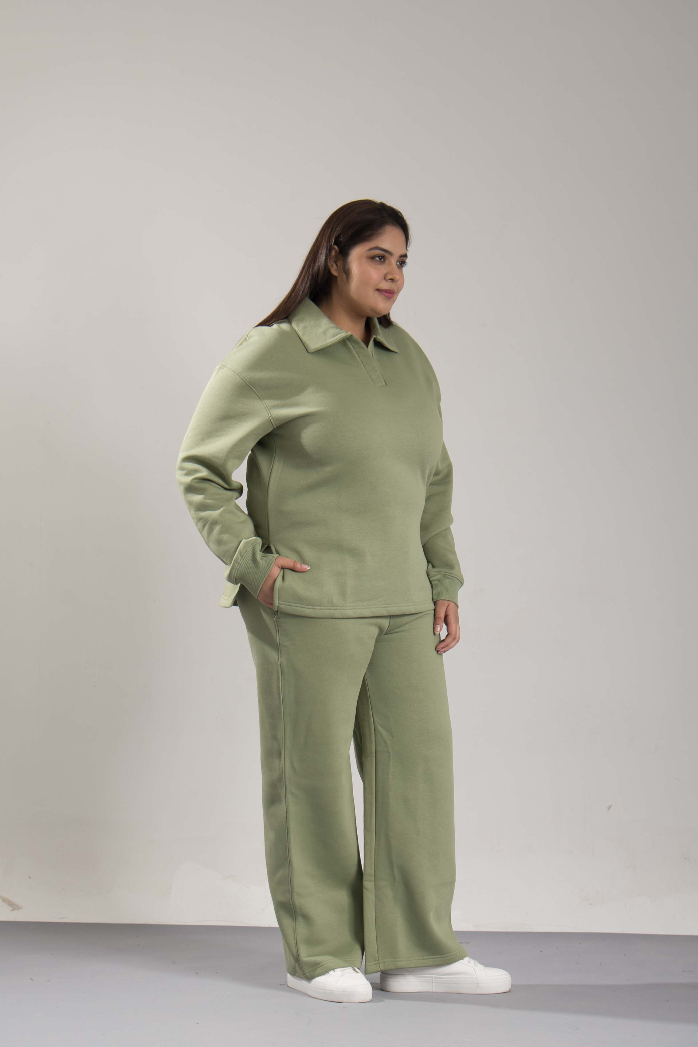 Oneway Women Solid Green Track Suit