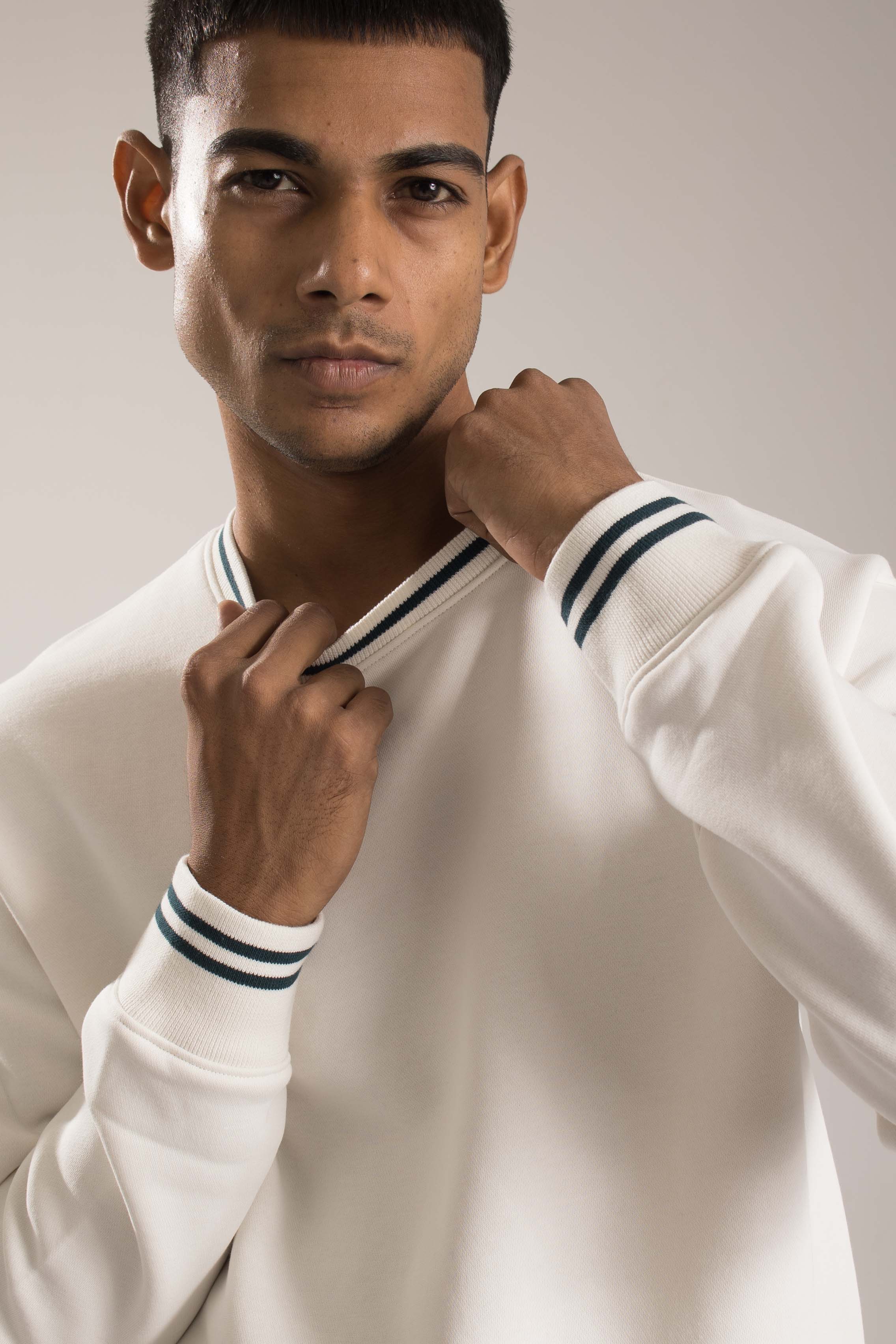 Oneway Men Solid Off White Sweat Shirt