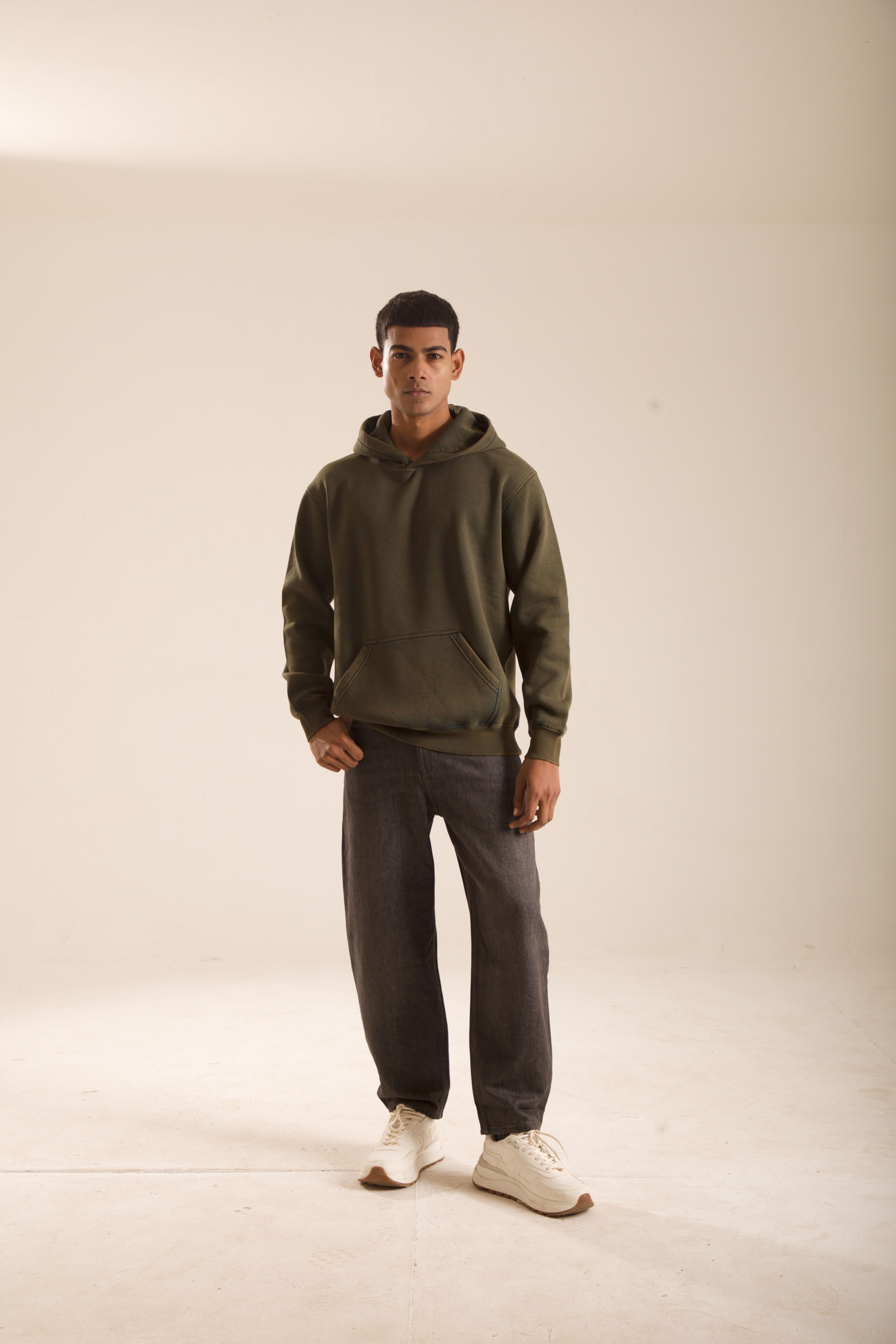 Oneway Men Solid Green Sweat Shirt
