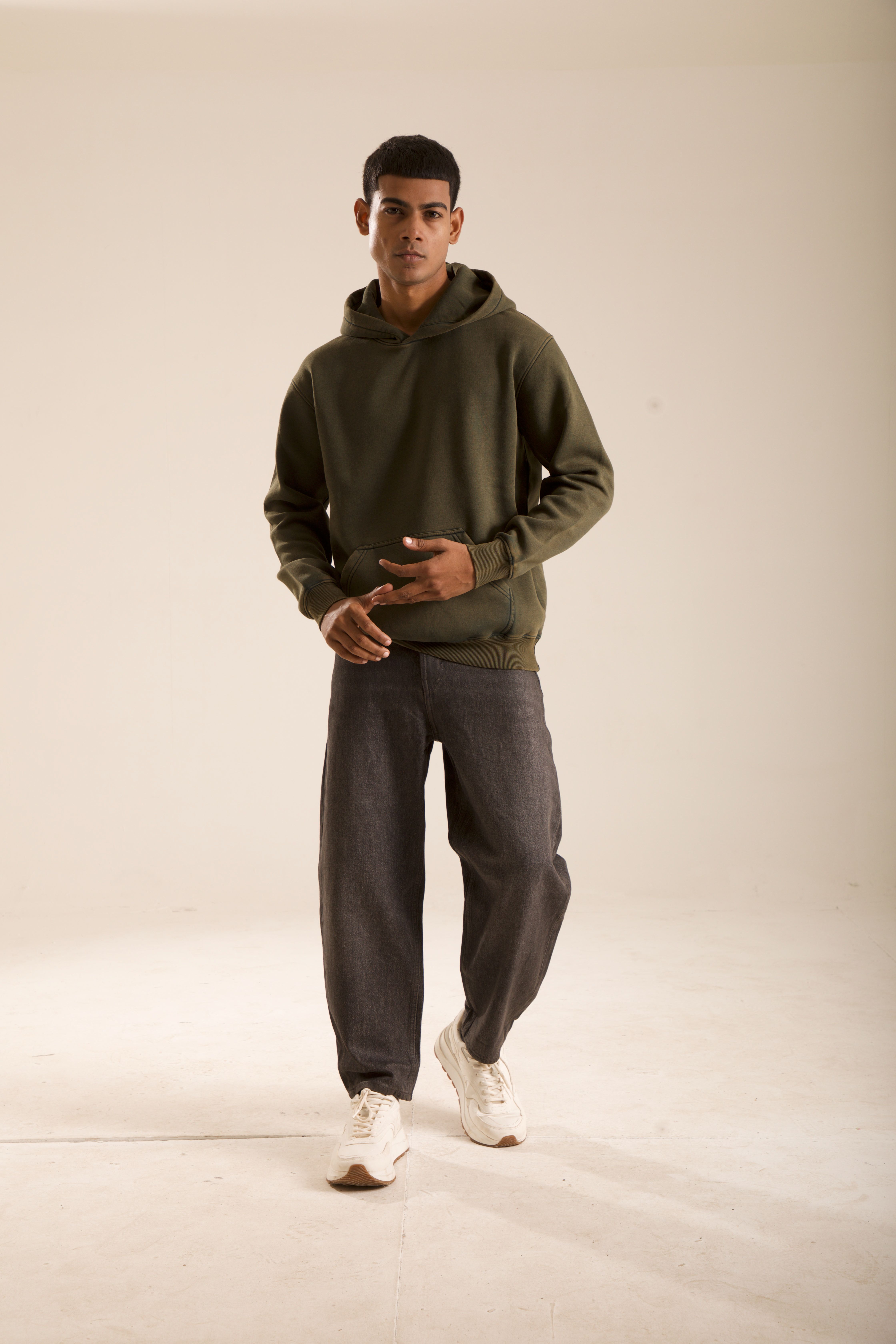 Oneway Men Solid Green Sweat Shirt
