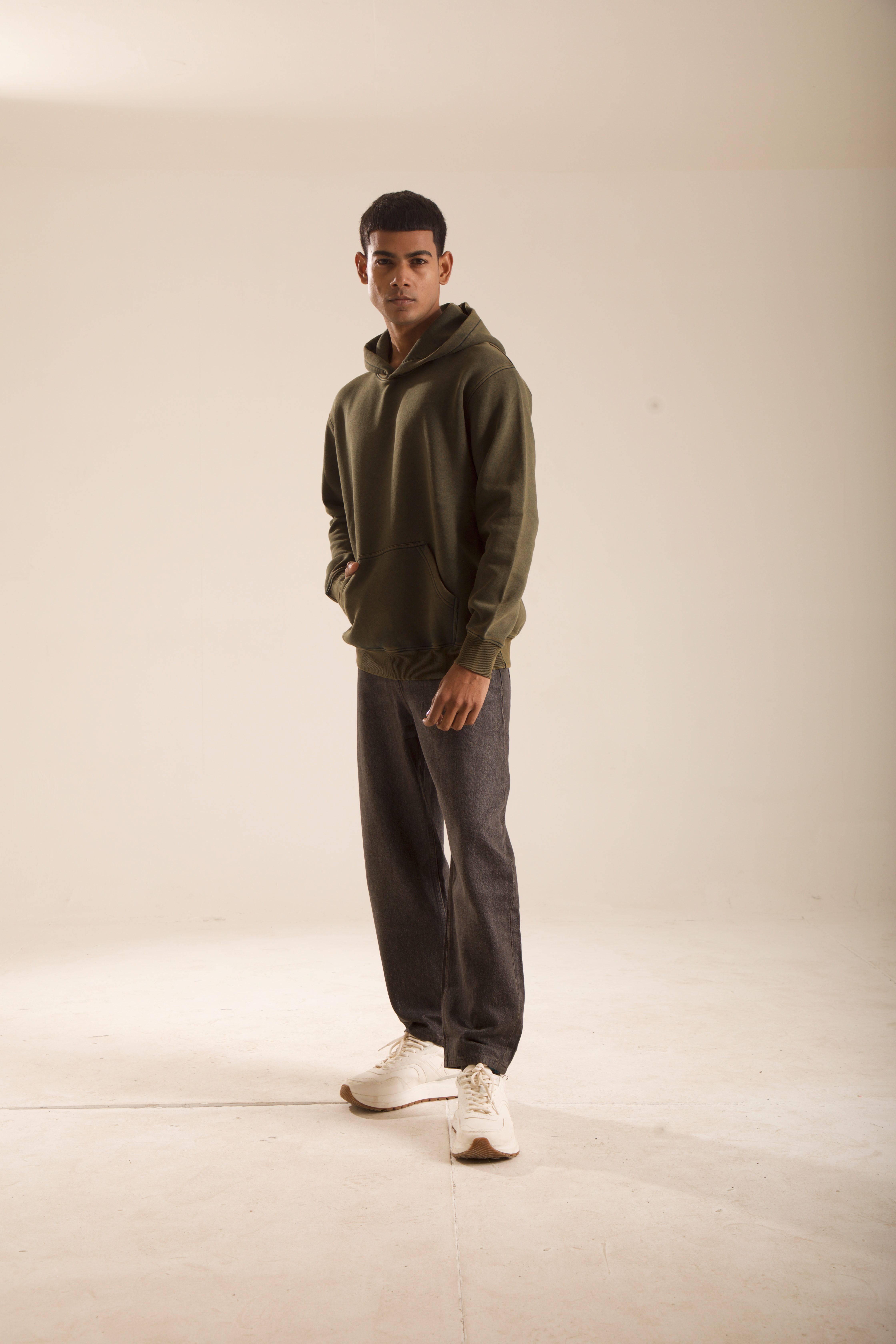 Oneway Men Solid Green Sweat Shirt