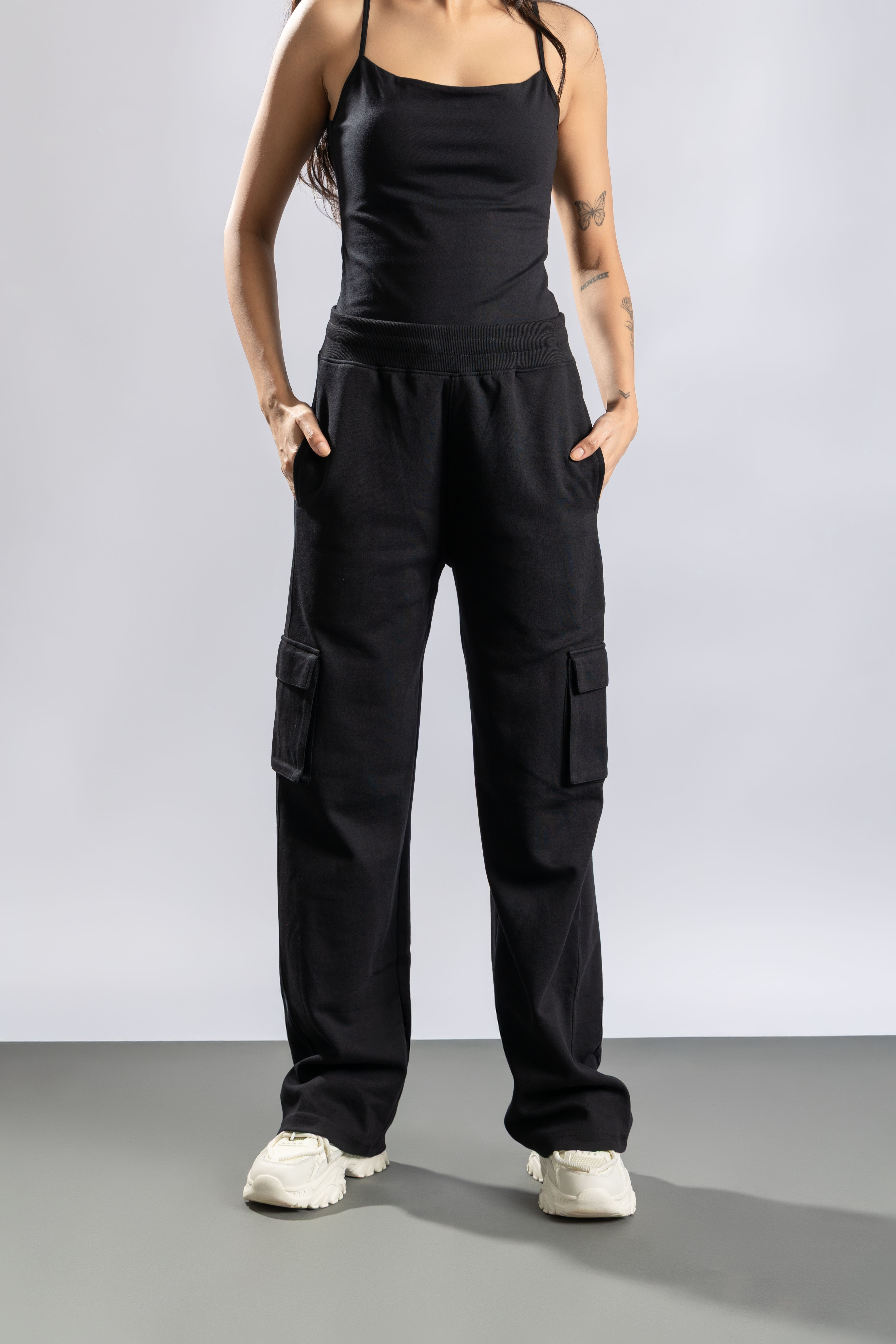 Oneway Women Solid Cargo Style Pants