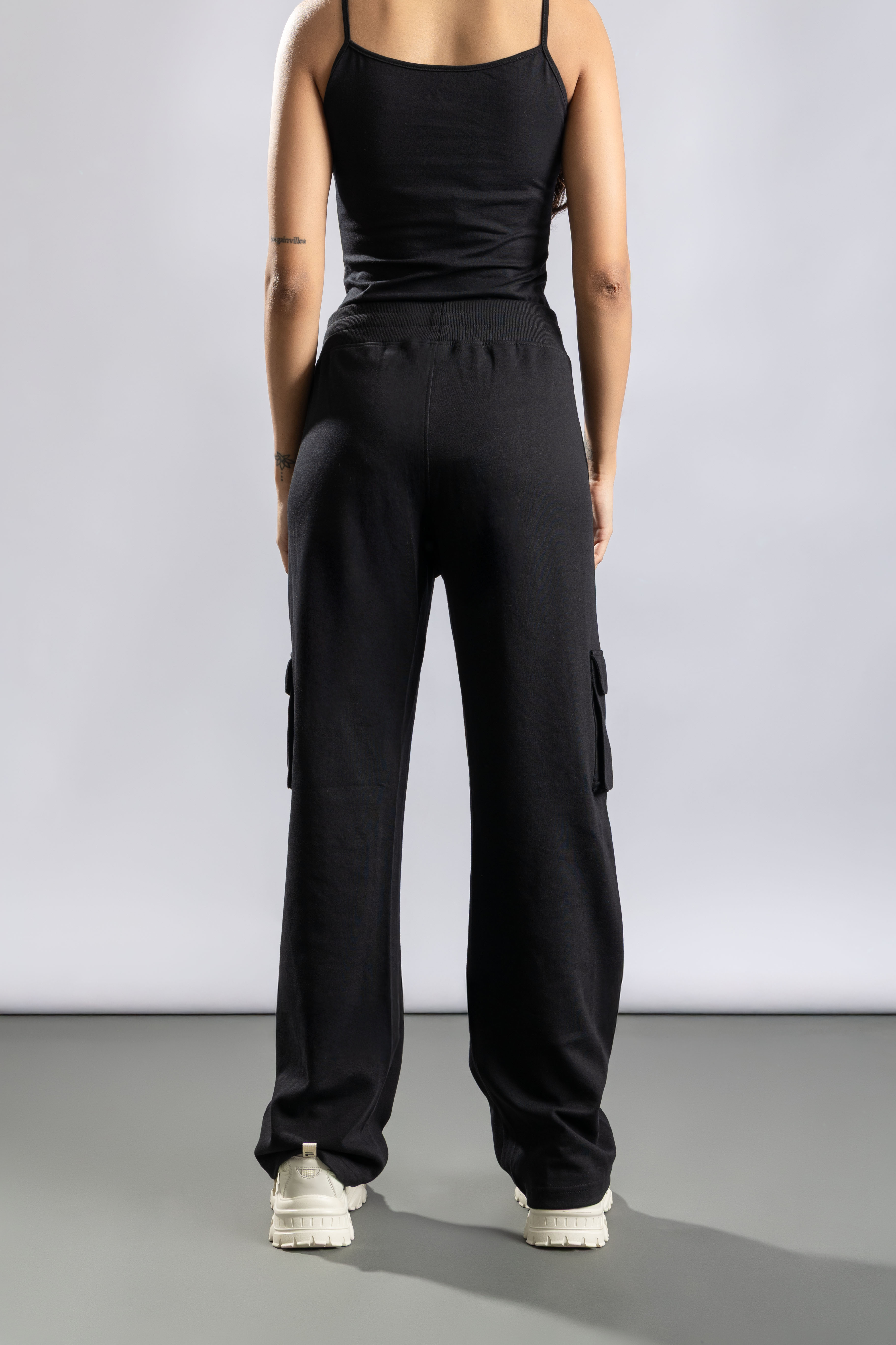 Oneway Women Solid Cargo Style Pants