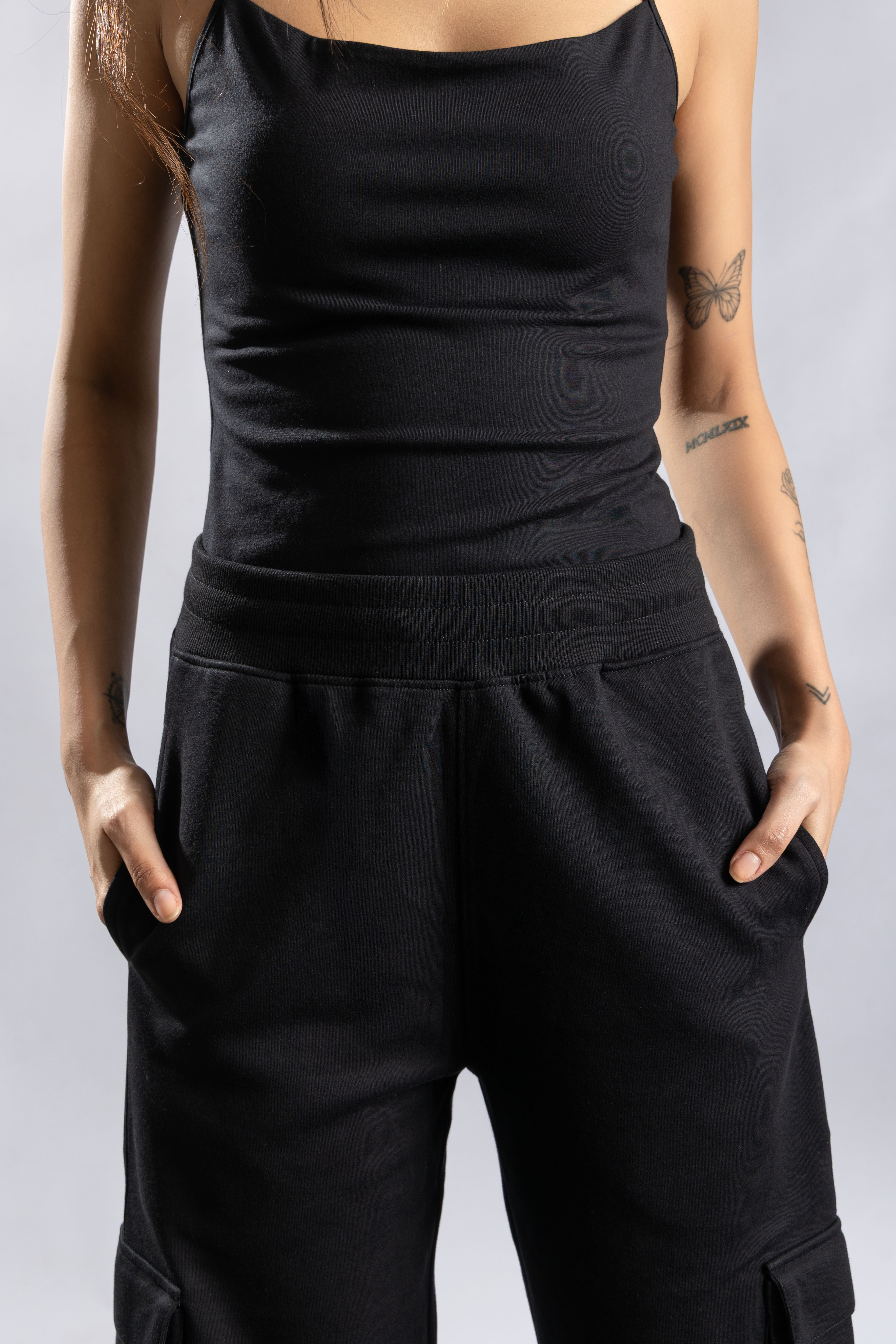 Oneway Women Solid Cargo Style Pants