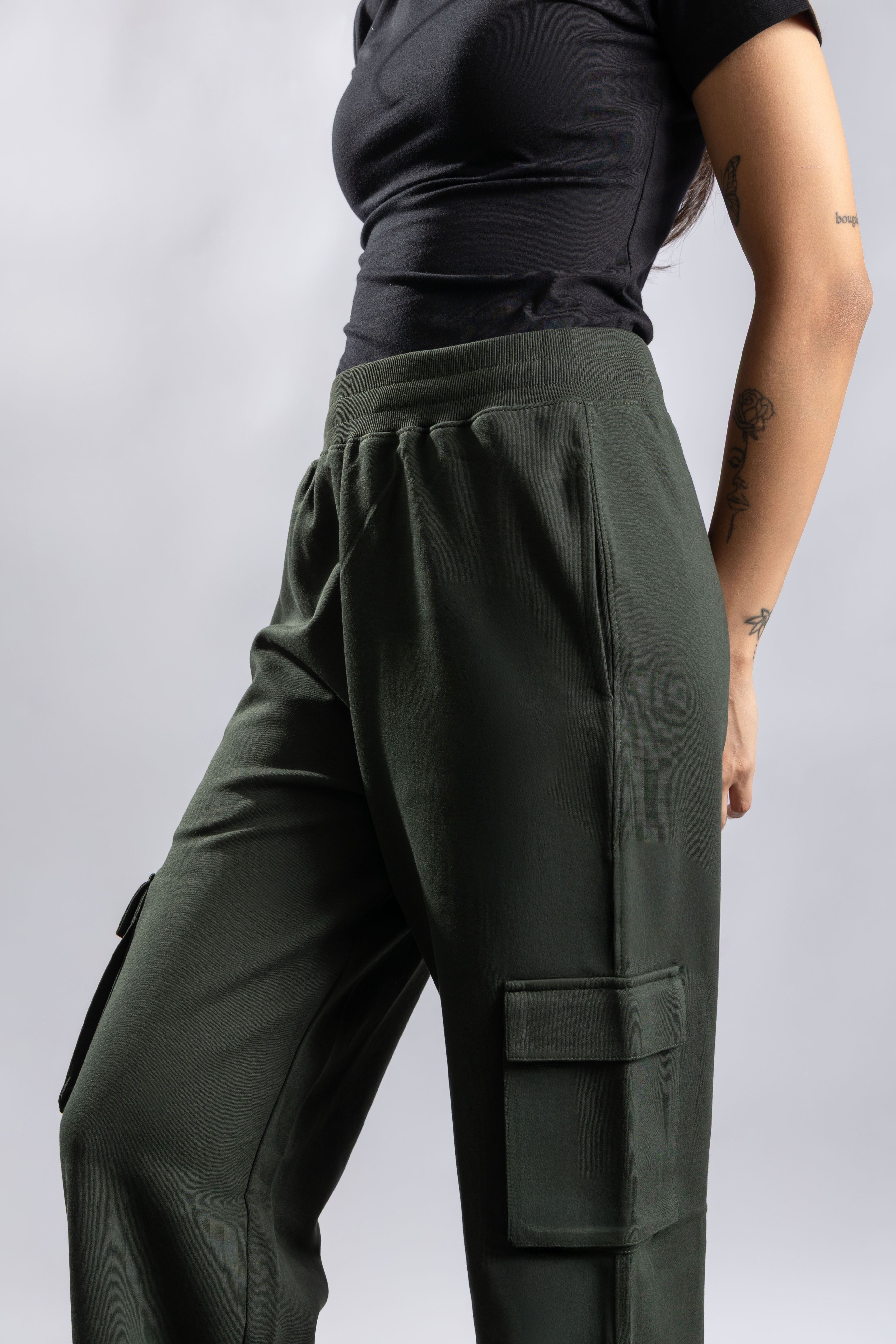 Oneway Women Solid Cargo Style Pants