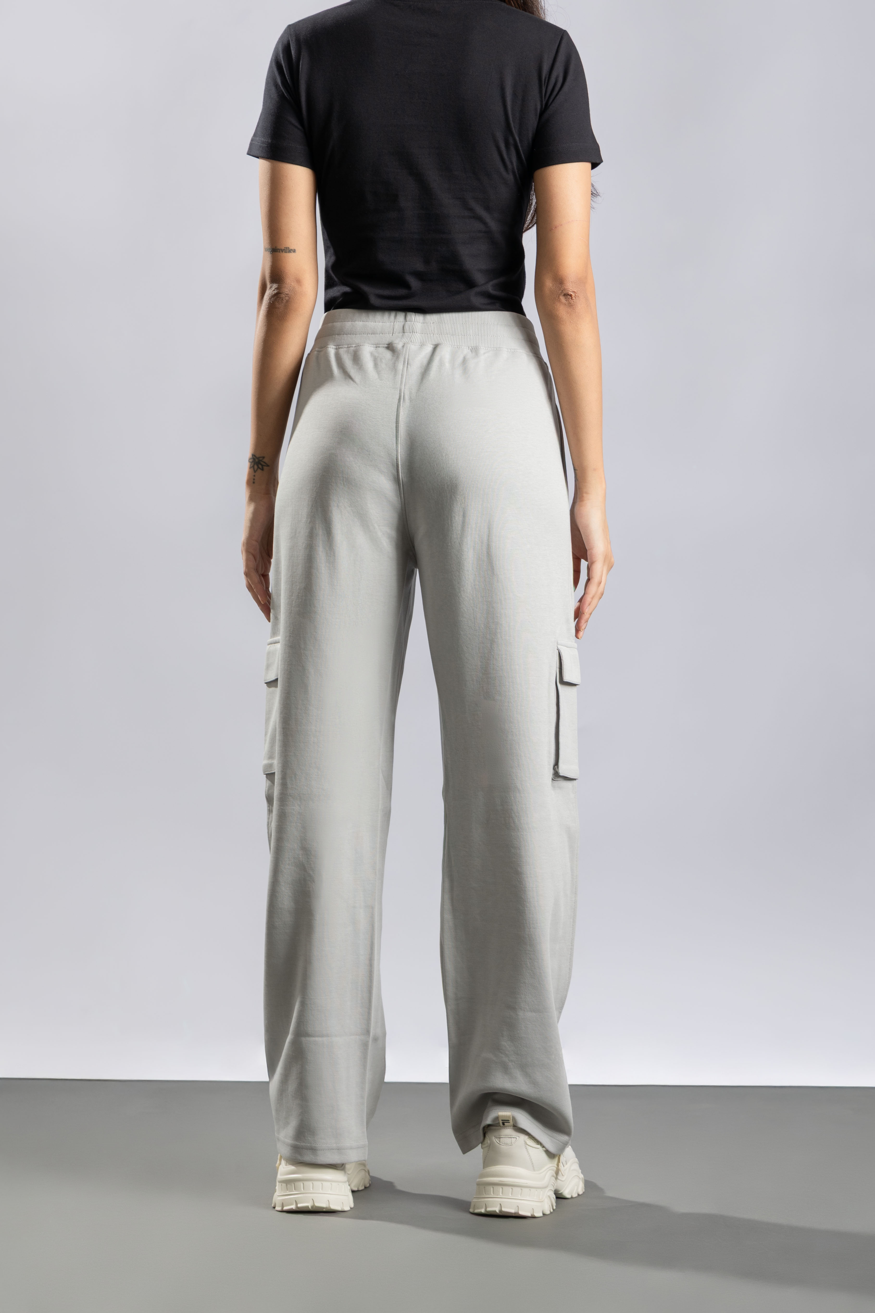 Oneway Women Solid Cargo Style Pants