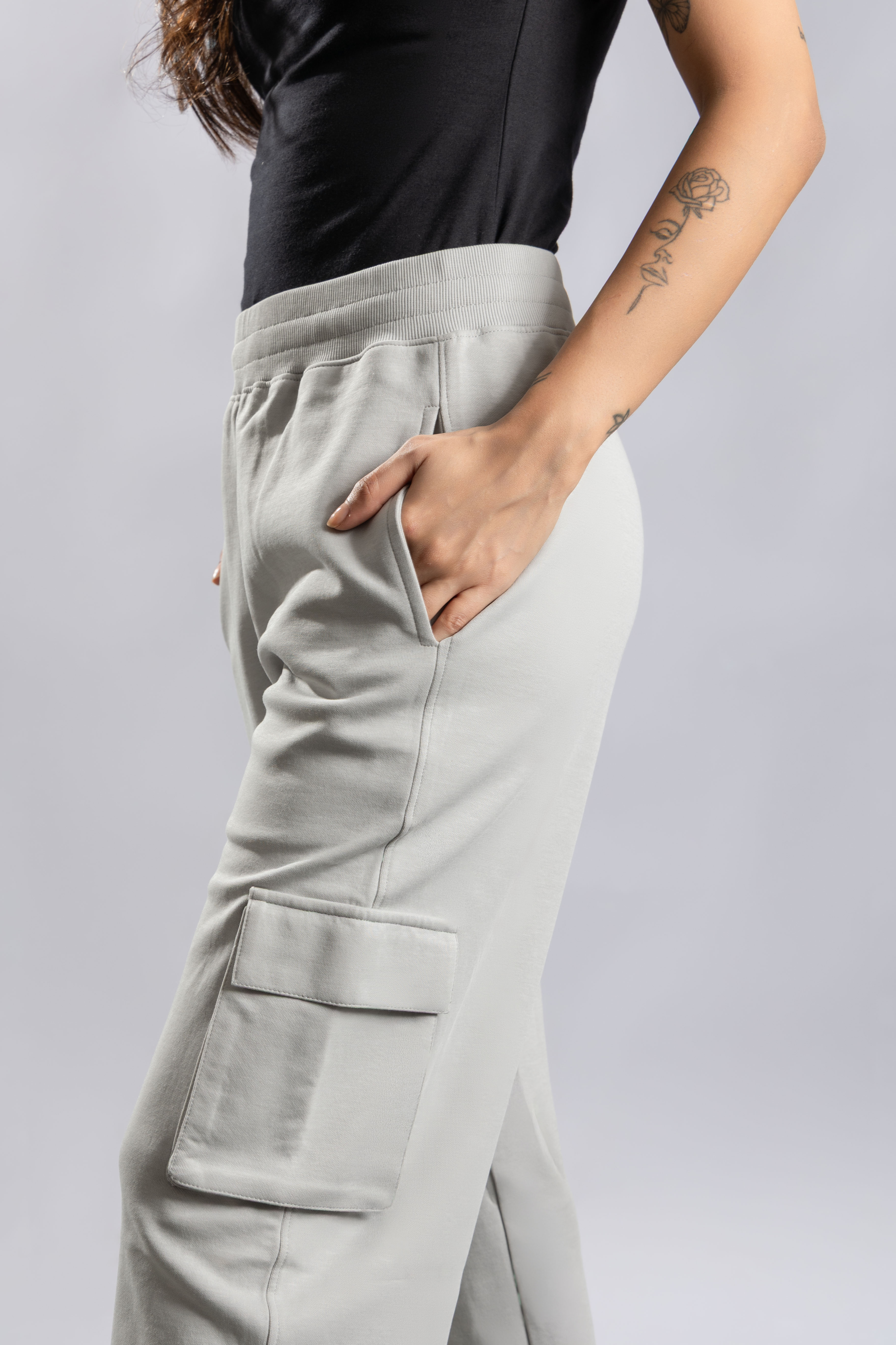 Oneway Women Solid Cargo Style Pants