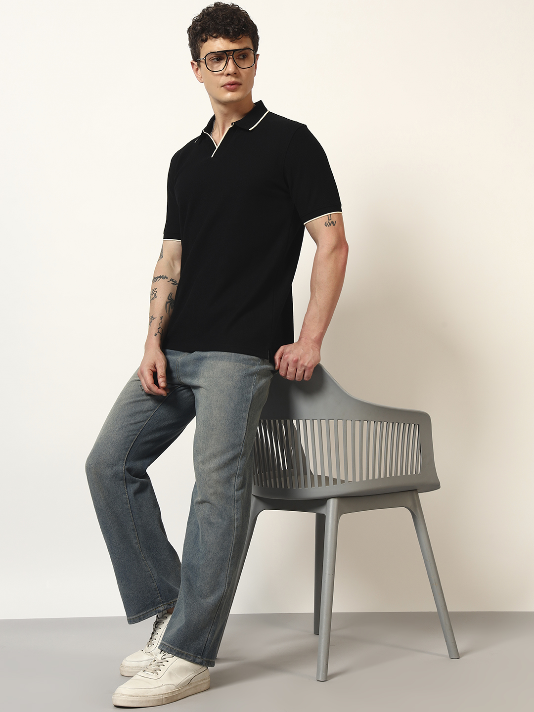 Oneway Men Solid Regular Fit Black Tshirt