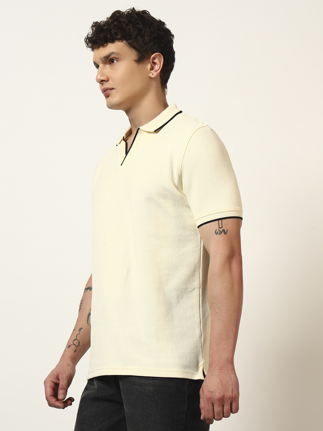 Oneway Men Solid Regular Fit Butter Tshirt