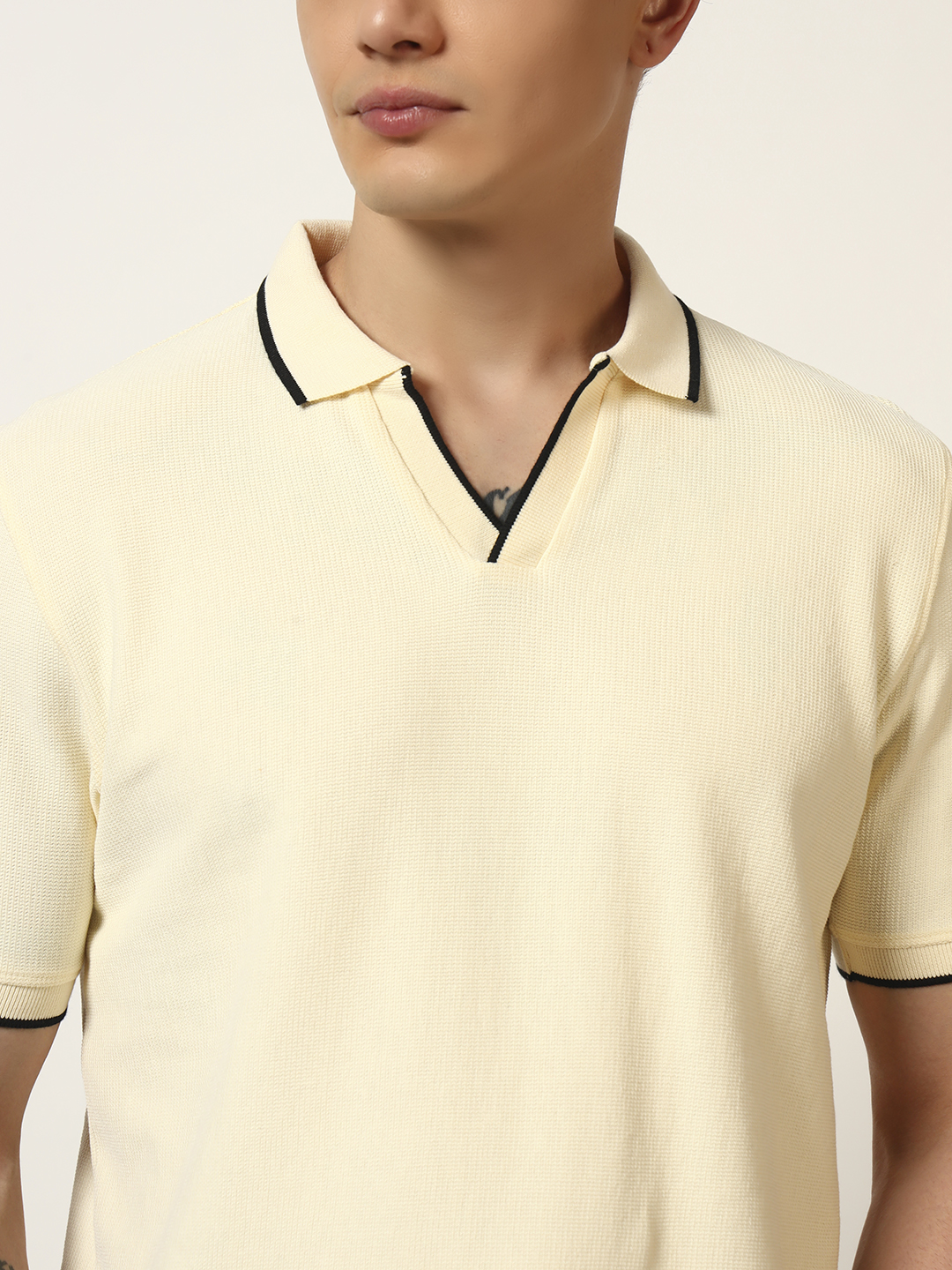 Oneway Men Solid Regular Fit Butter Tshirt