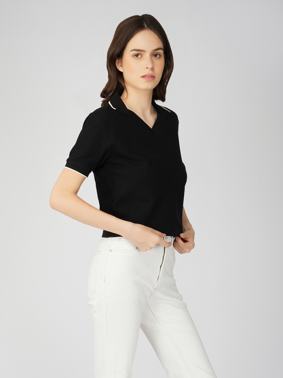 Oneway Women Solid Regular Fit Black Tshirt