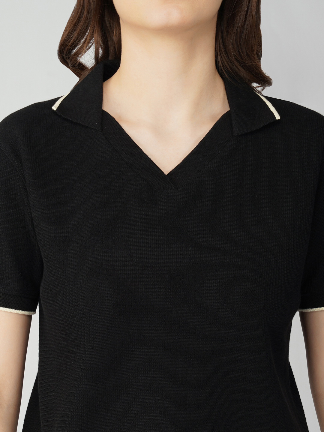 Oneway Women Solid Regular Fit Black Tshirt
