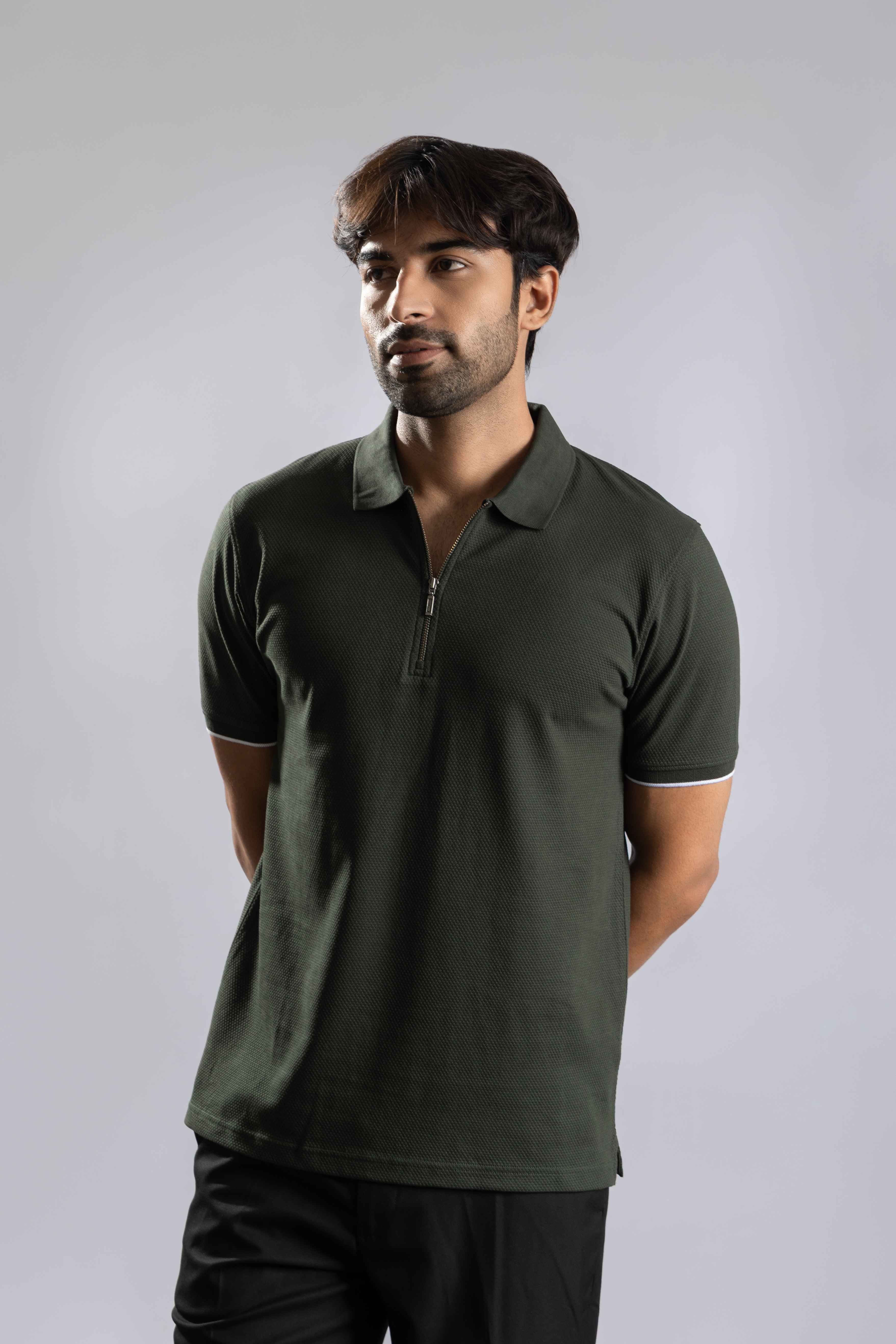 Oneway Men Solid Regular Fit Green Tshirt