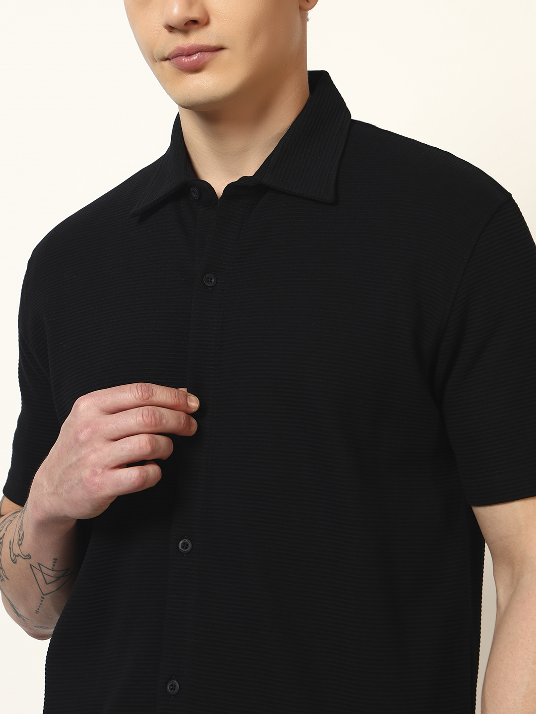 Oneway Men Solid Loose Fit Black Shirt