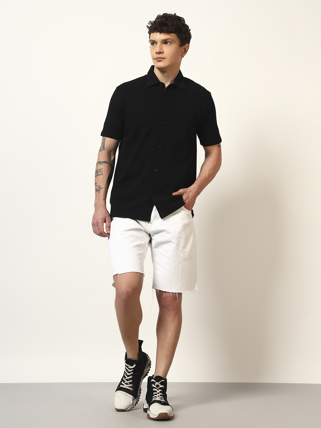 Oneway Men Solid Loose Fit Black Shirt