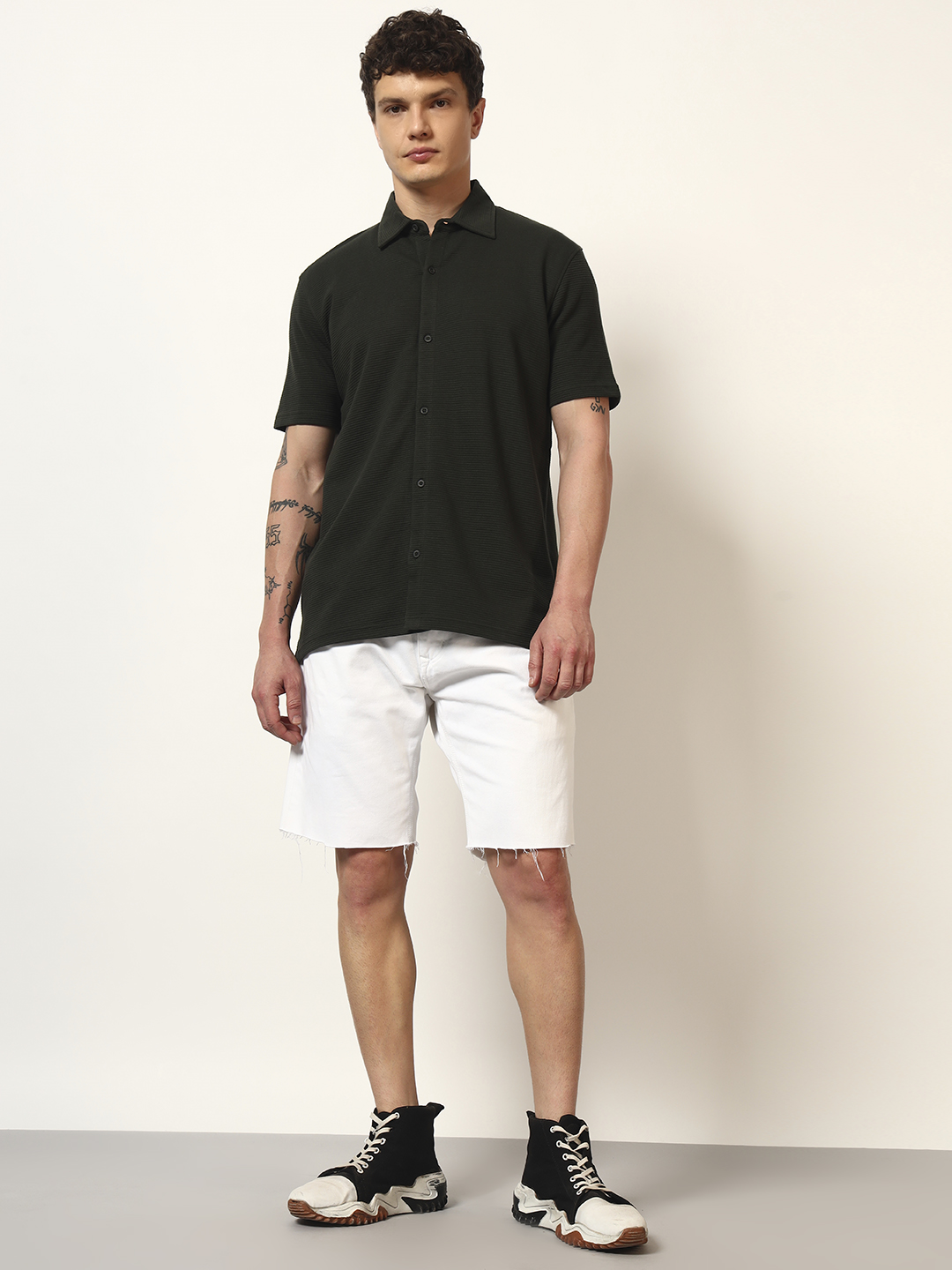 Oneway Men Solid Loose Fit Green Shirt