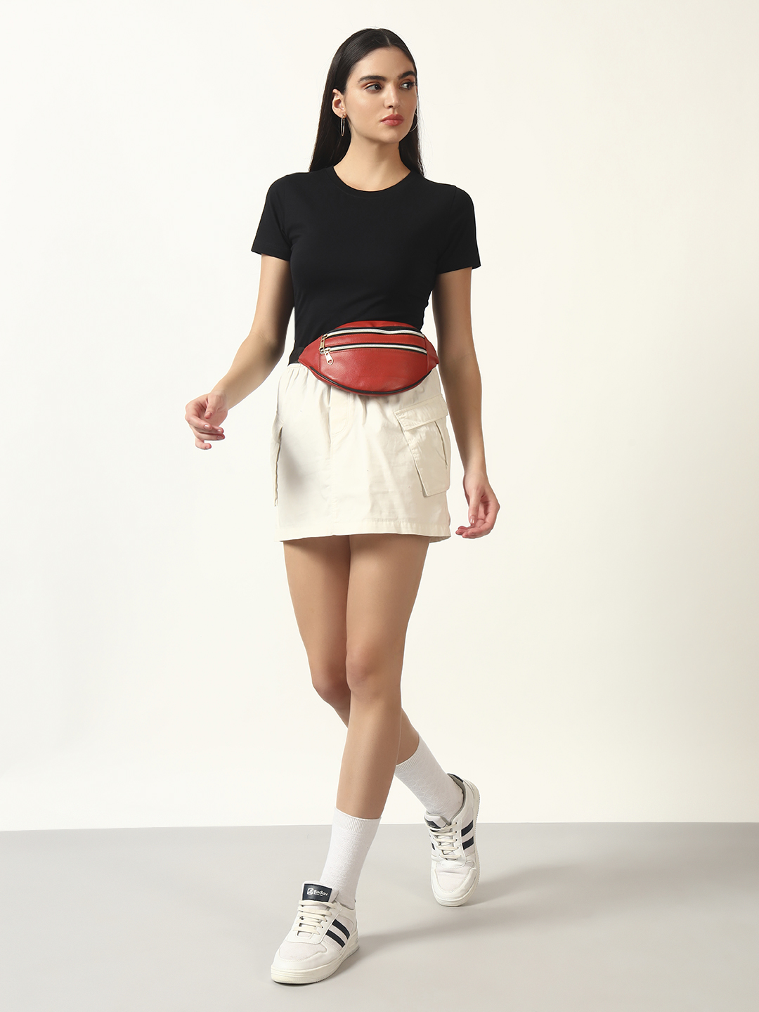 Oneway Women Solid Slim-Fit T-shirt