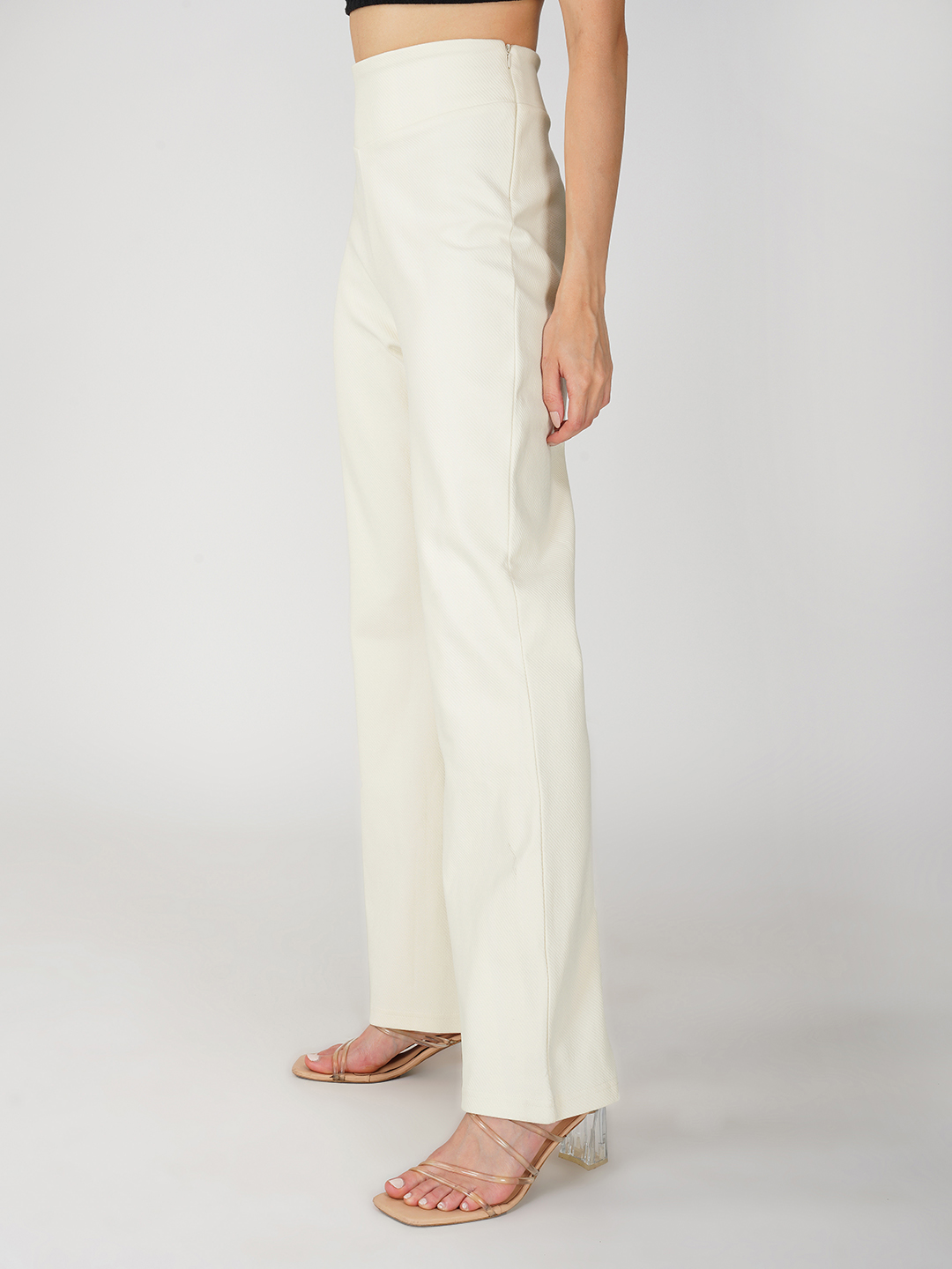Oneway Women Solid Off-White Trousers