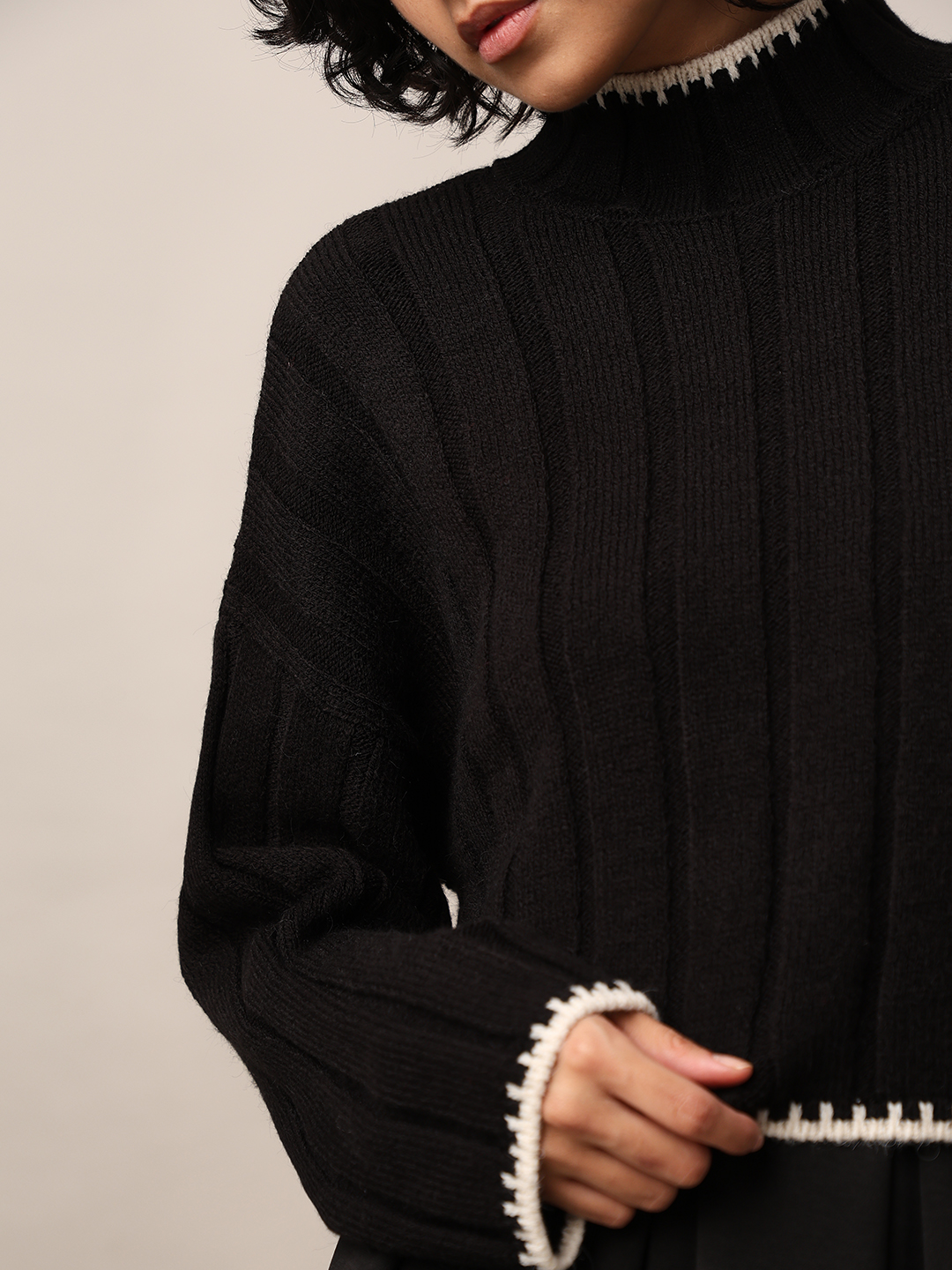 ONLY Women Solid Black Sweater