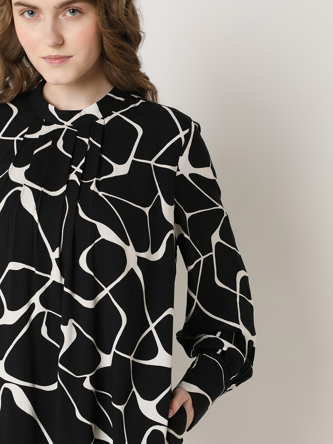 Vero Moda Women Abstract Black Dresses