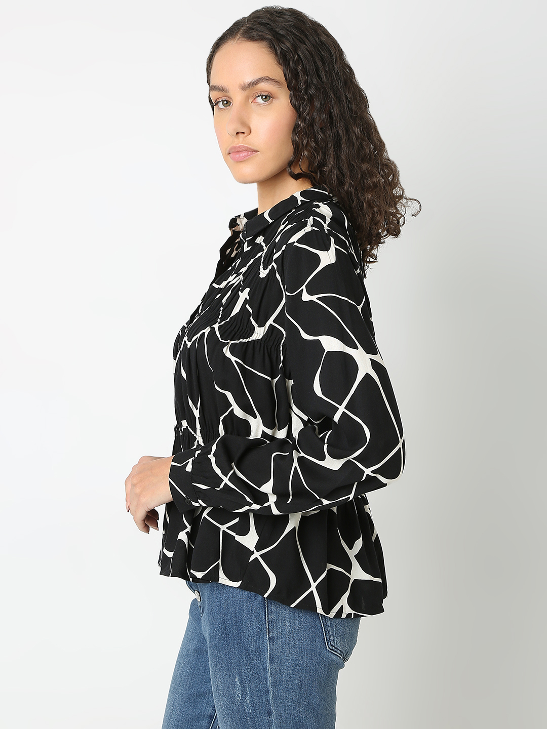Vero Moda Women Abstract Black Shirt